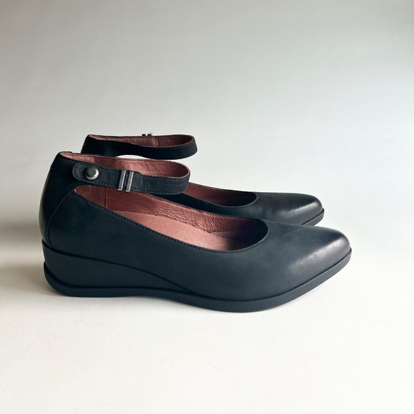 Dansko Black Leather Mary Jane Almond Toe Loafers size EUR 41, US 10.5 - Picture 2 of 15